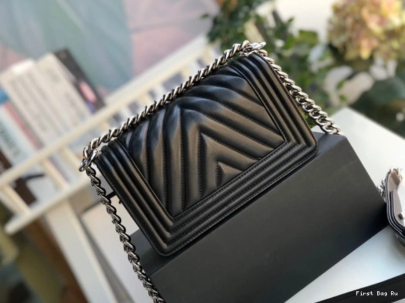 First Bag Ru BOY BAG 25CM 20CM CHANEL 0717